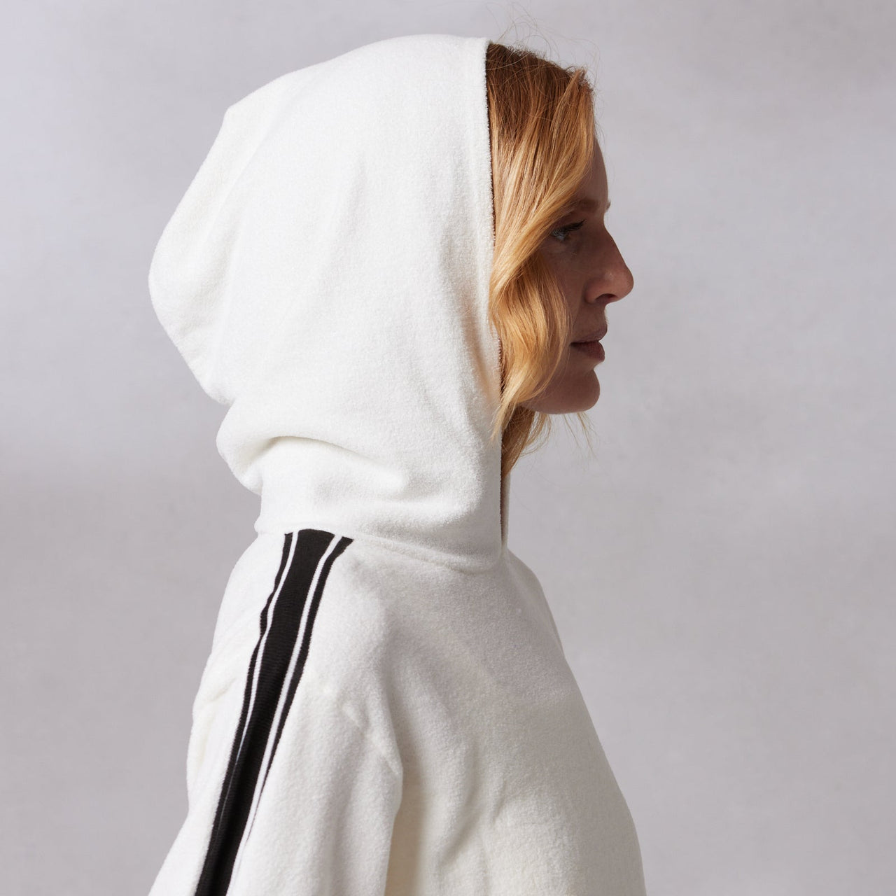 creme-black-stripe