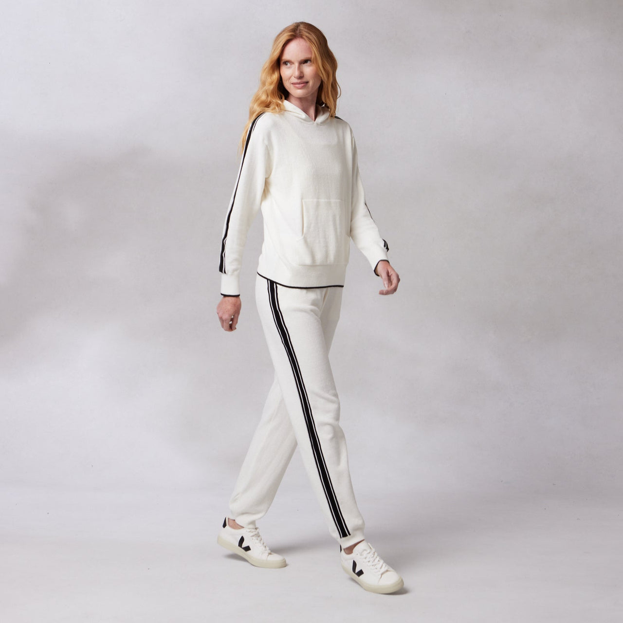 creme-black-stripe