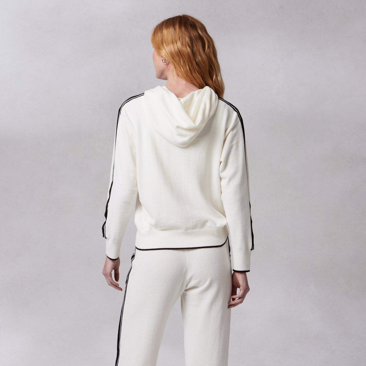 creme-black-stripe