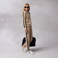 sand-black-stripe