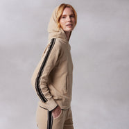 sand-black-stripe