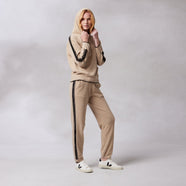sand-black-stripe