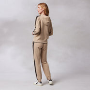 sand-black-stripe