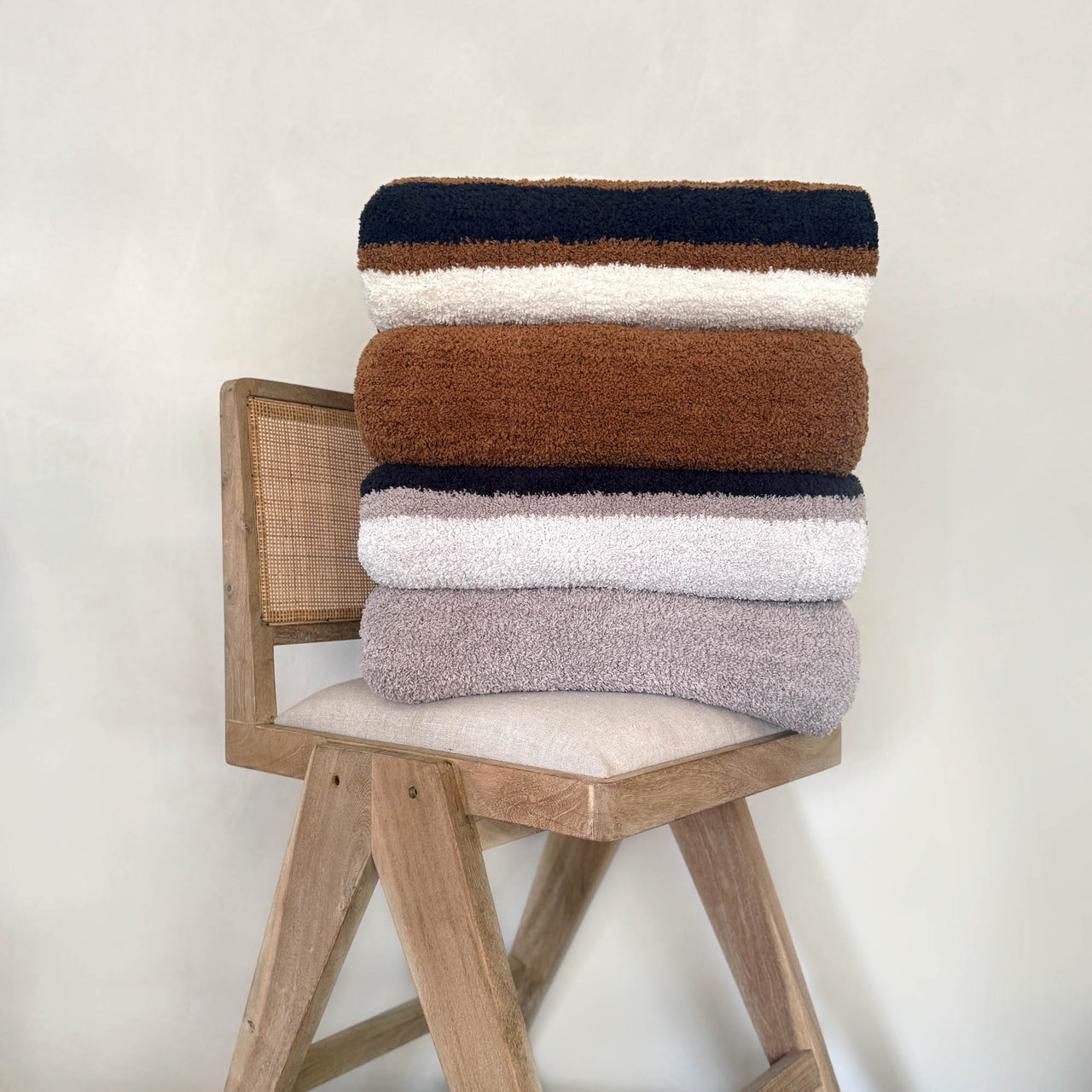 haystack-dark-navy-creme