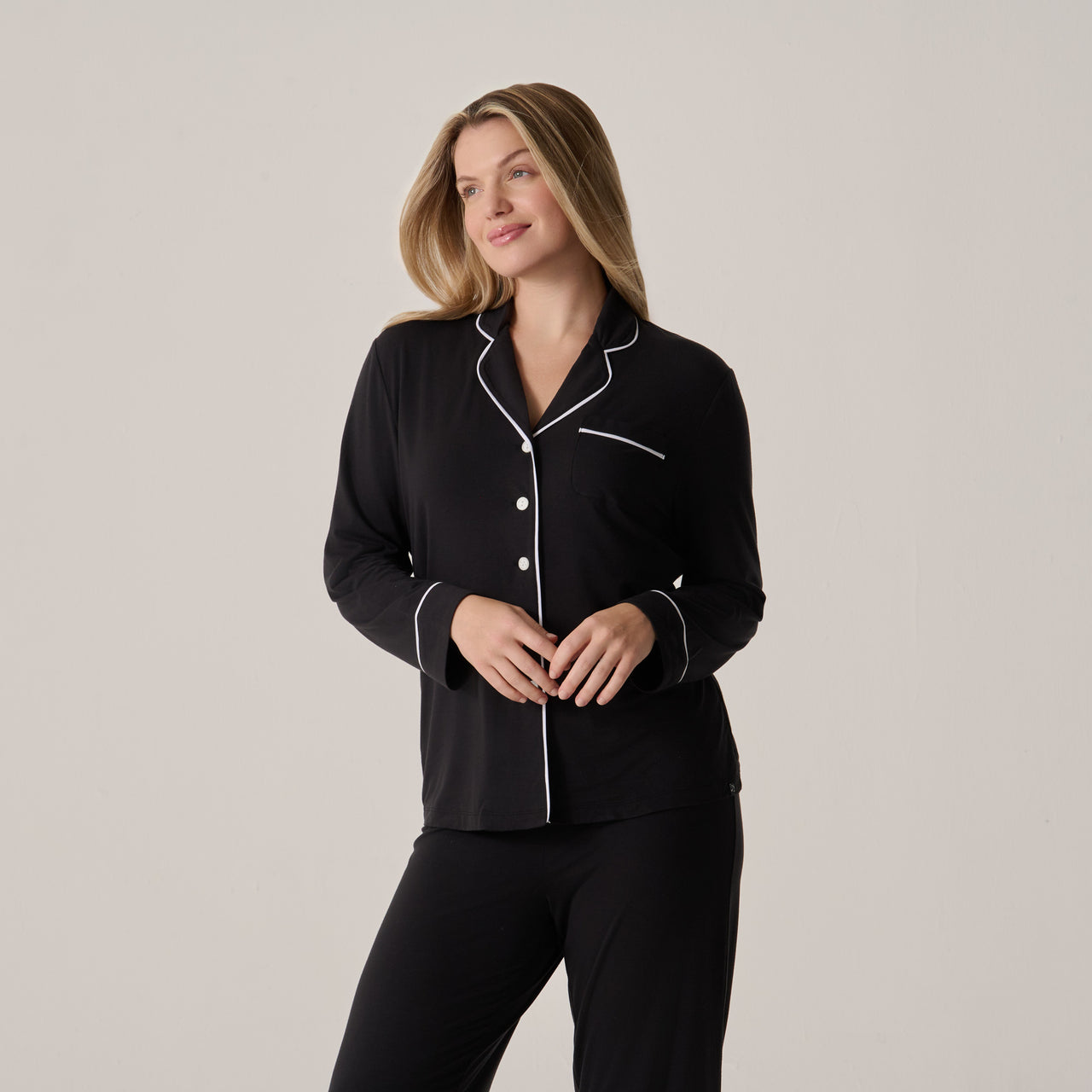 onyx-with-white-piping